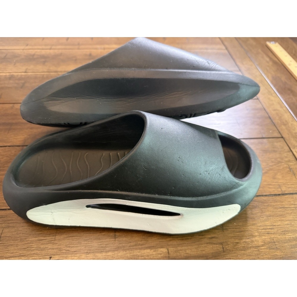 black and white slides Mens adult size‎ 11? 46-47